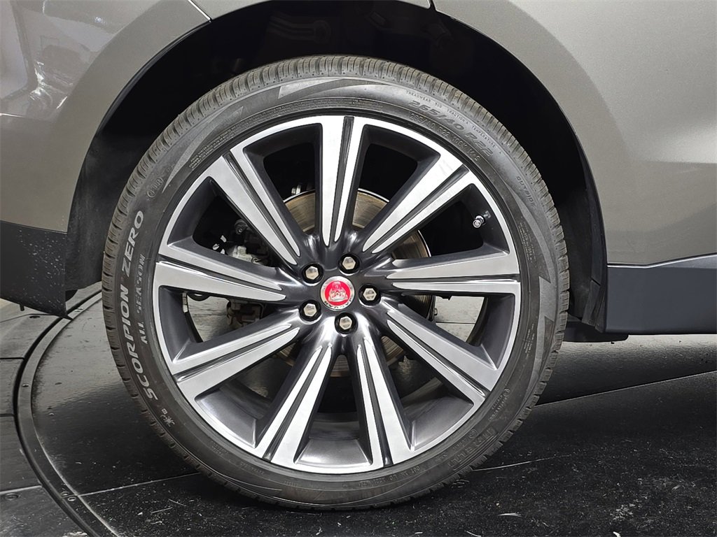 Used 2019 Jaguar F-PACE Prestige image 29
