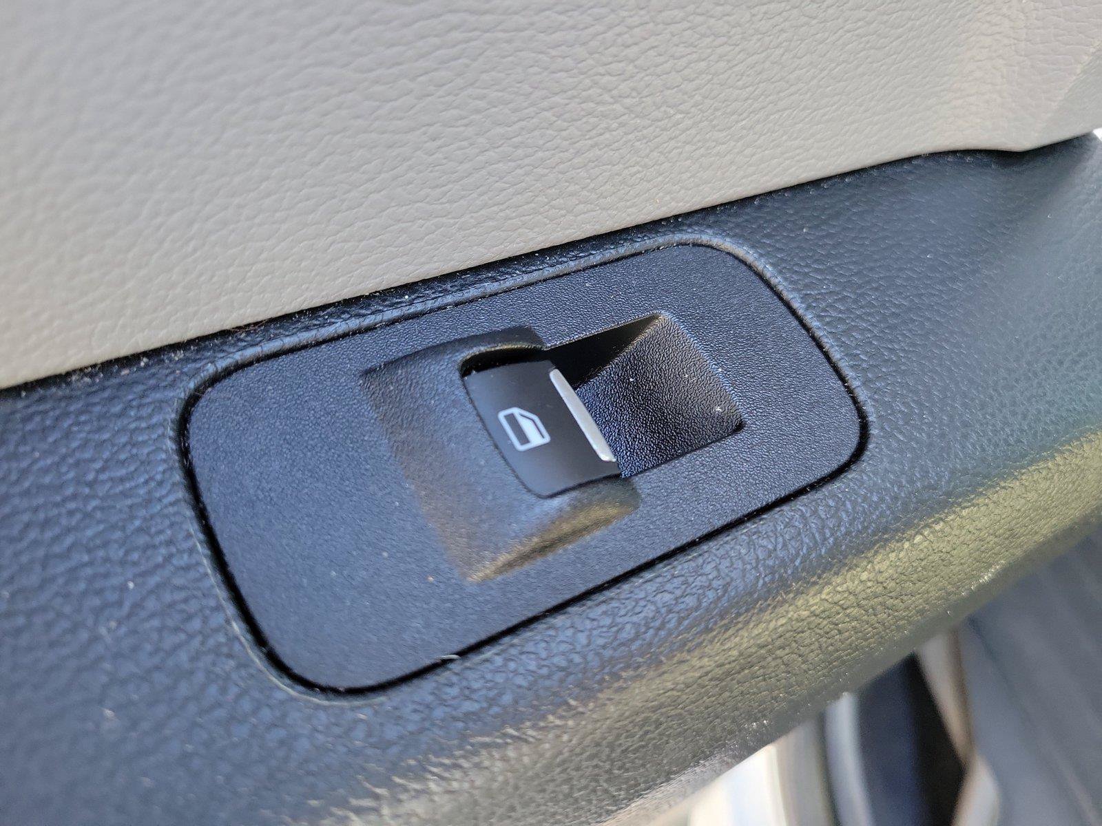 Used 2015 Ford F150 XLT AWD/4WD image 14