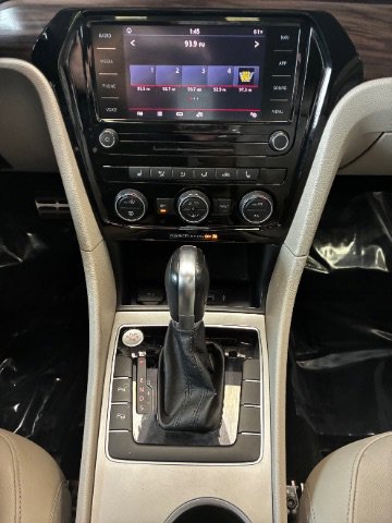Used 2020 Volkswagen Passat 2.0T SEL image 28