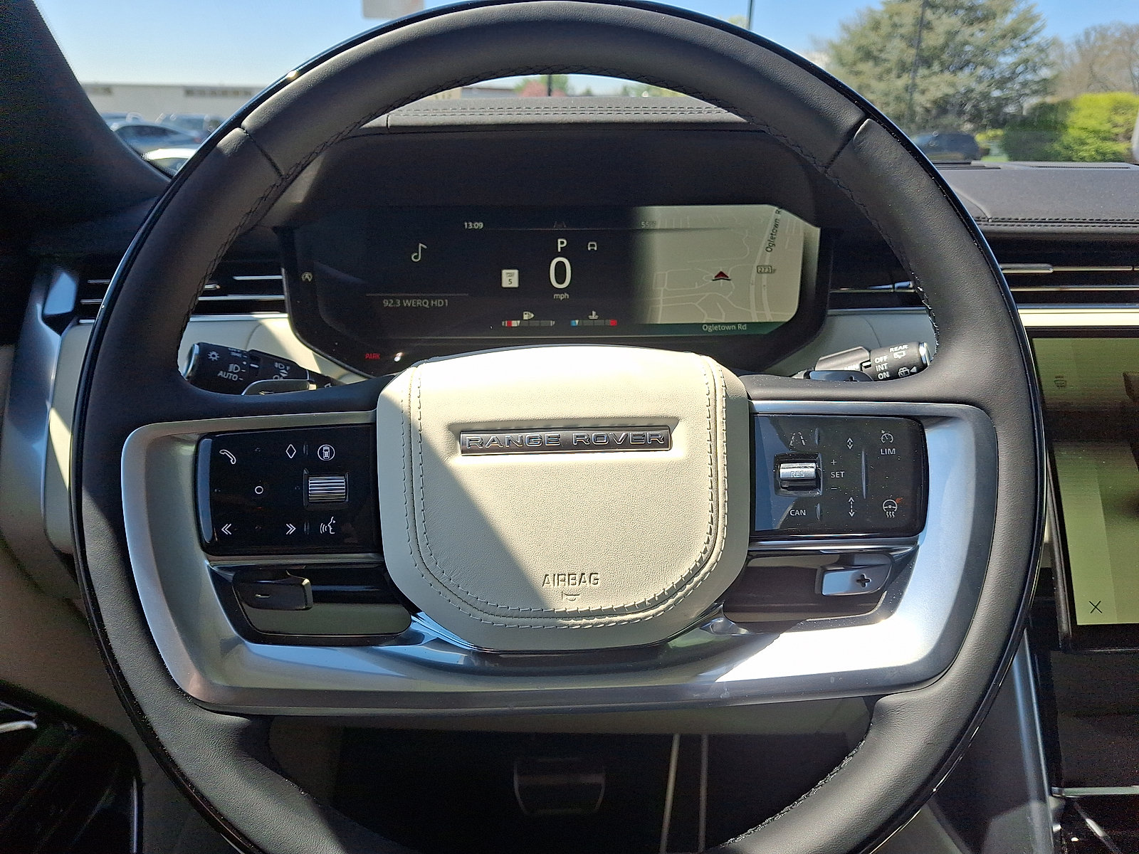 New 2026 Land Rover Range Rover Long Wheelbase SE AWD/4WD image 6