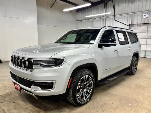 Used 2024 Jeep Wagoneer L Series II RWD image 3