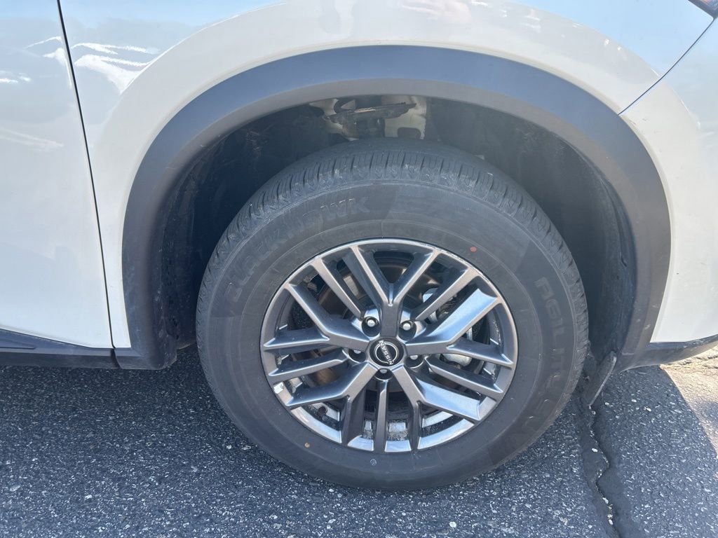 Used 2024 Nissan Rogue S AWD/4WD image 25