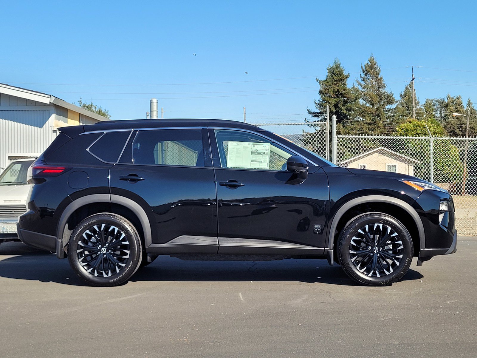 New 2026 Nissan Rogue Dark Armor FWD image 4