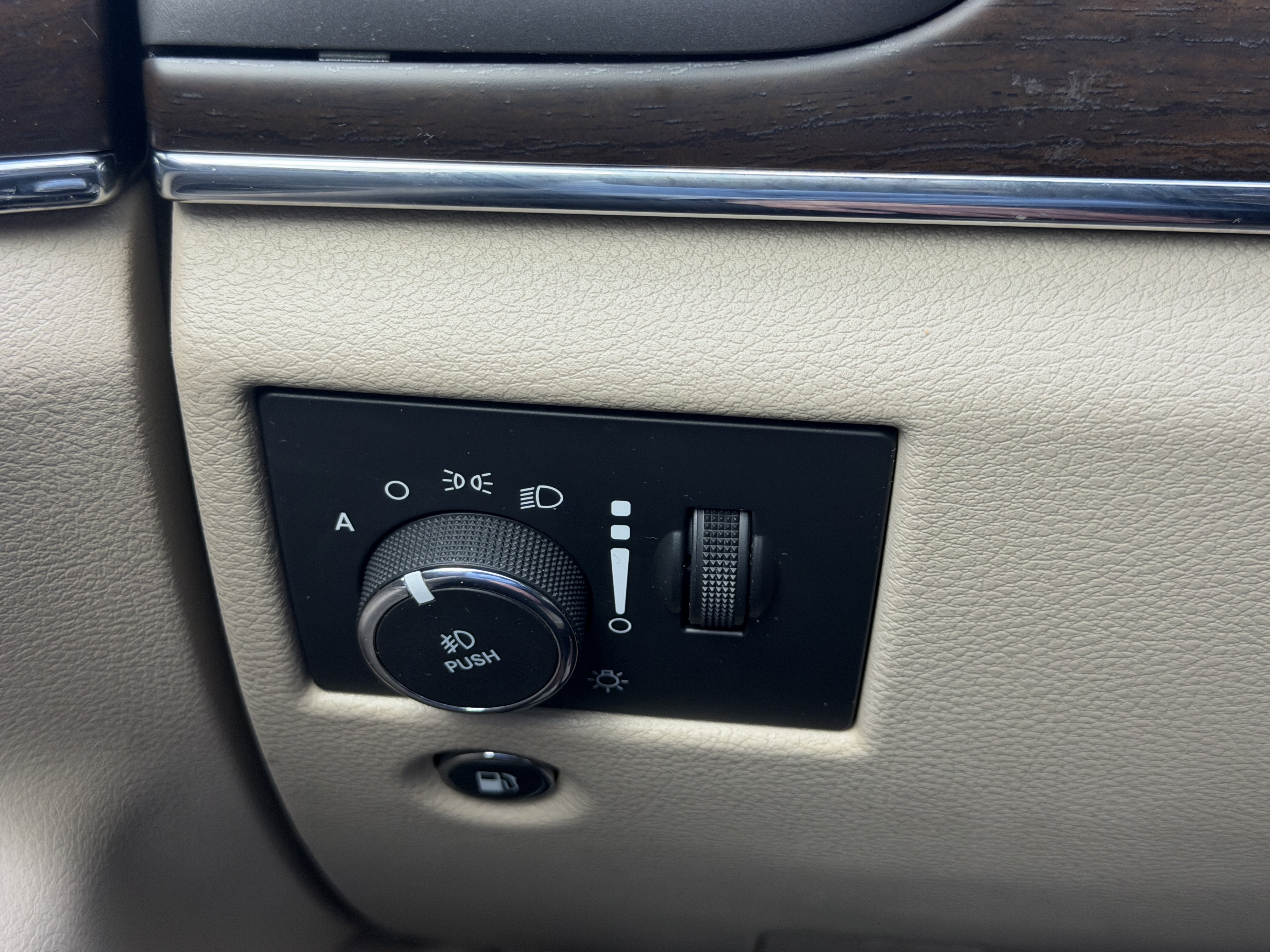 Used 2018 Jeep Grand Cherokee Limited RWD image 27