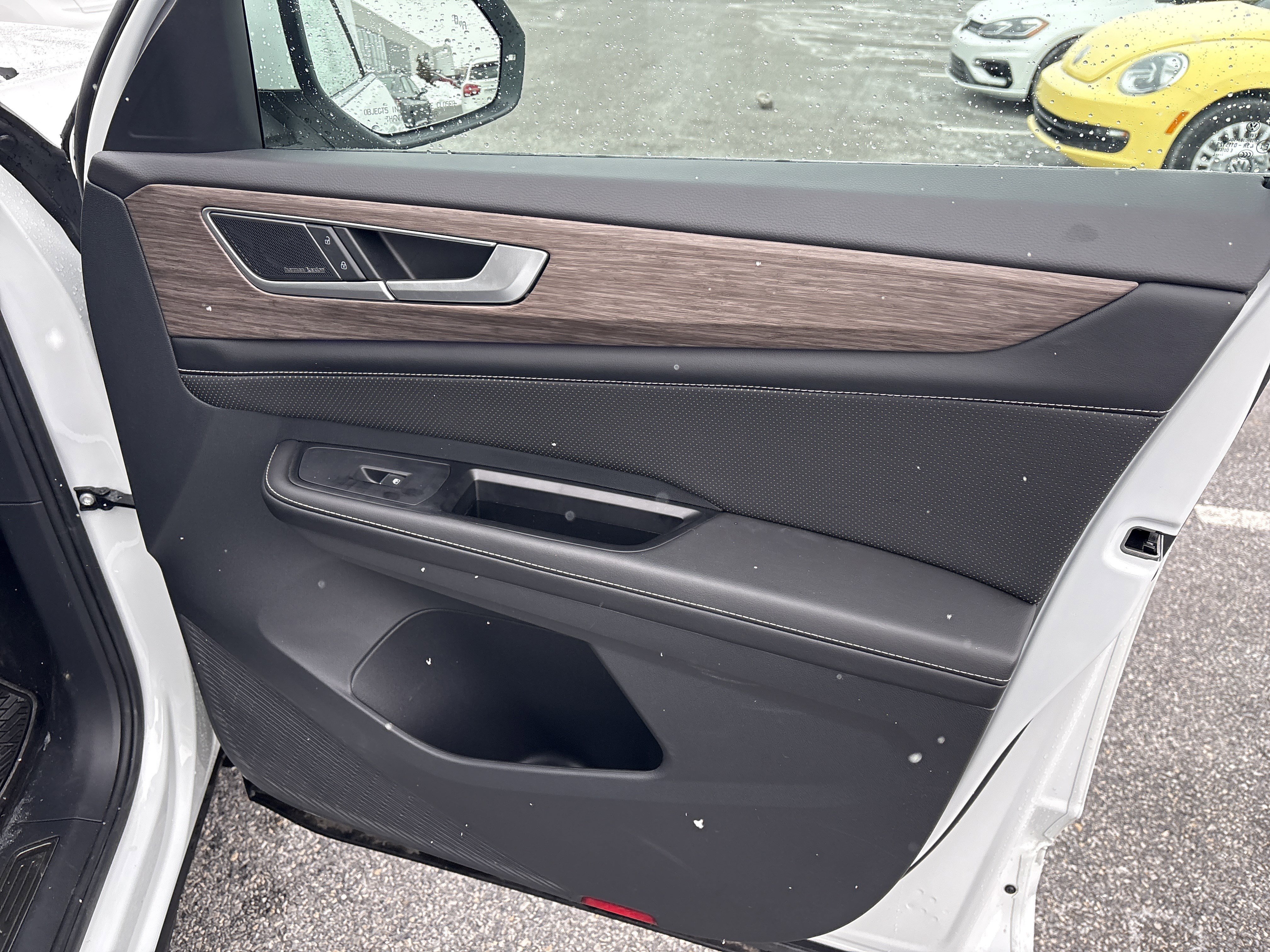 Certified 2024 Volkswagen Atlas SEL Premium R-Line image 19