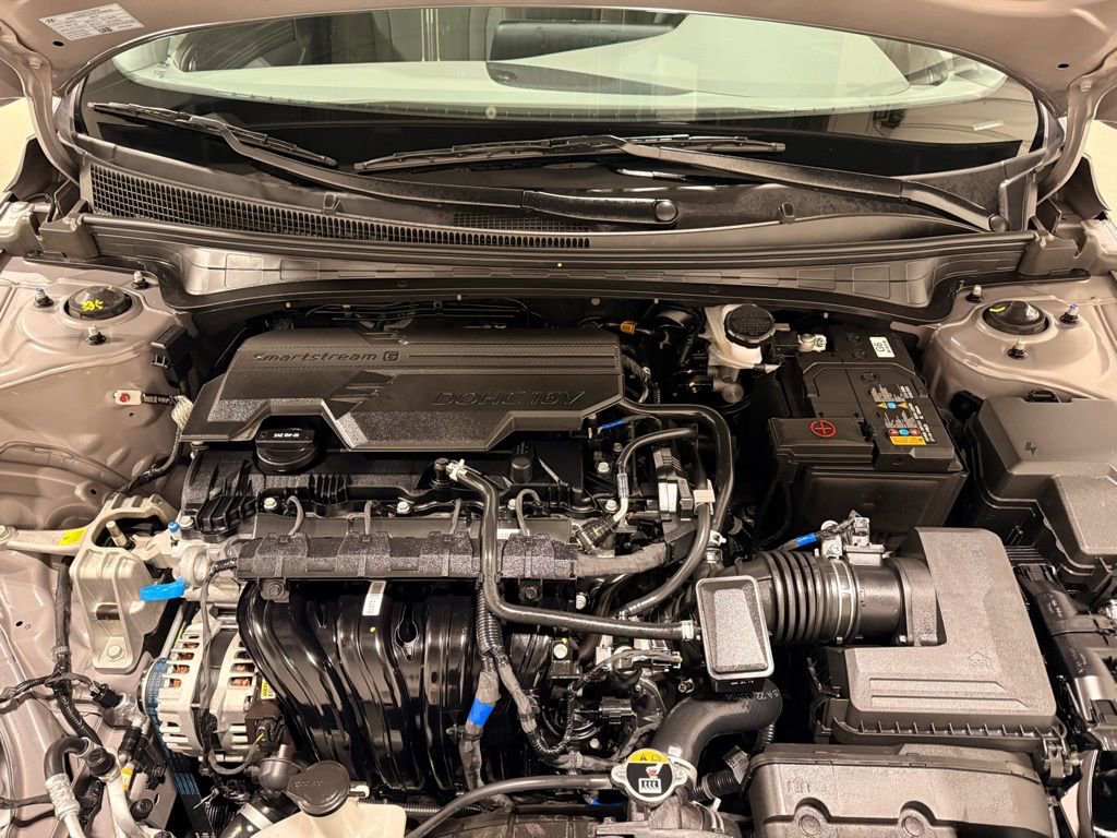 Used 2025 Hyundai Elantra SEL image 12