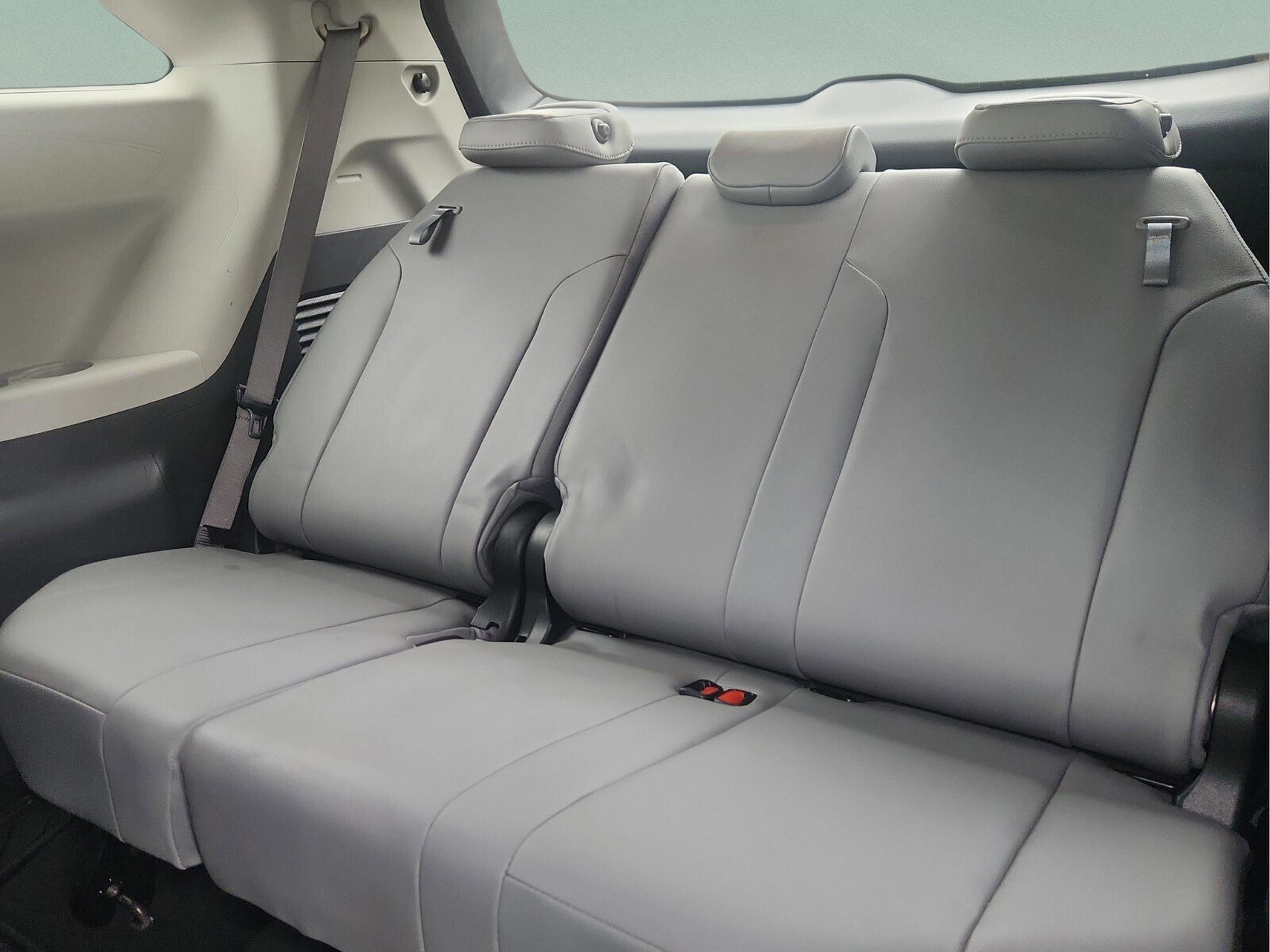 Used 2021 Toyota Sienna XLE FWD image 11