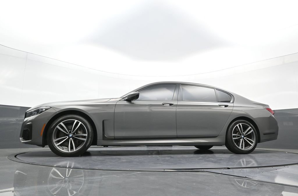 Used 2022 BMW 750i xDrive w/ Executive Package AWD/4WD image 25