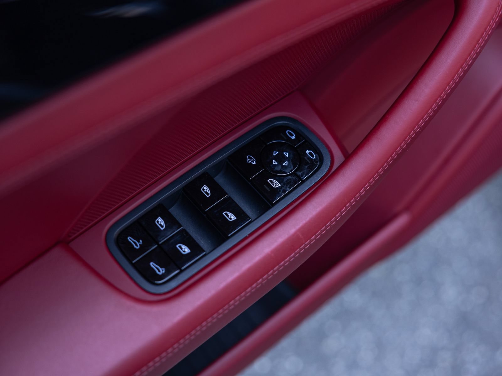 Certified 2020 Porsche Panamera image 38