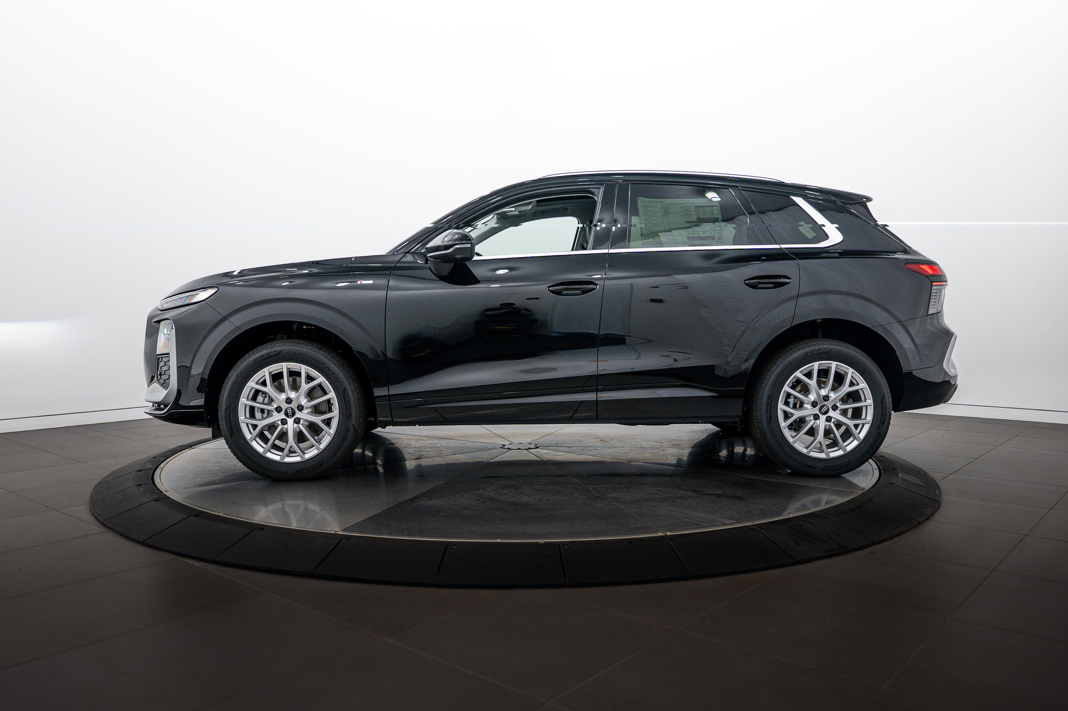 New 2026 Audi Q3 quattro 2.0T AWD/4WD image 6