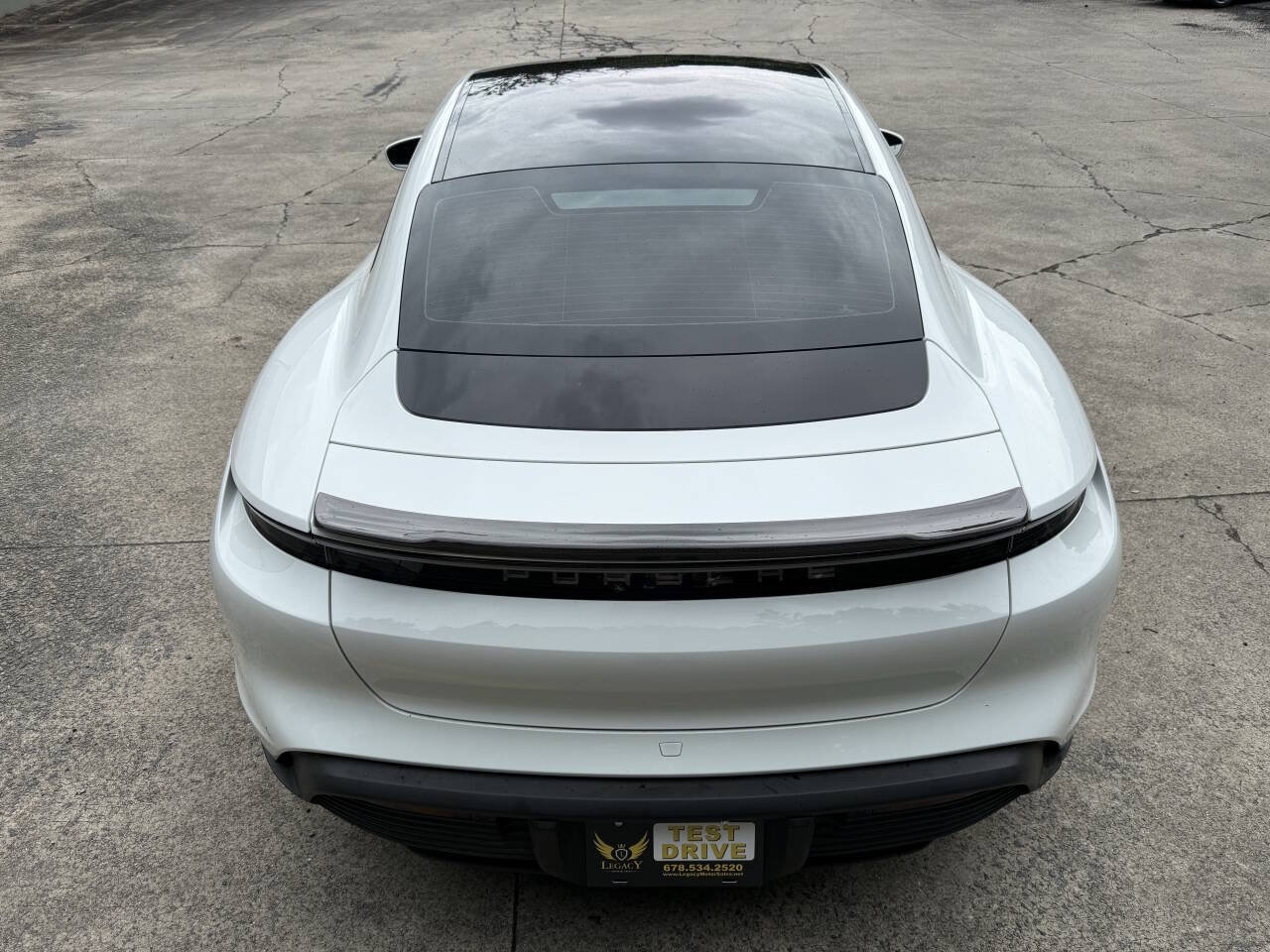 Used 2022 Porsche Taycan RWD image 8
