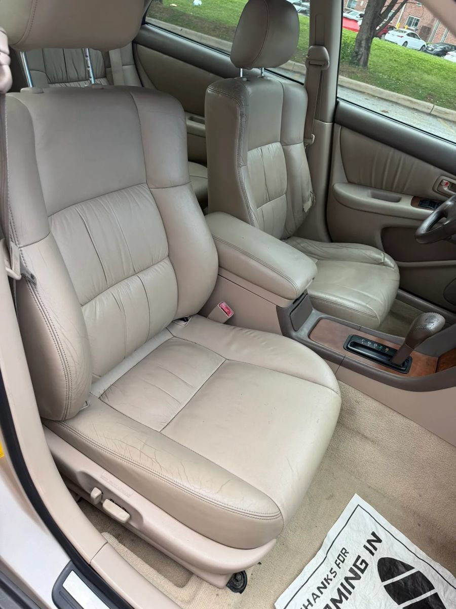 Used 2000 Lexus ES 330 FWD image 19