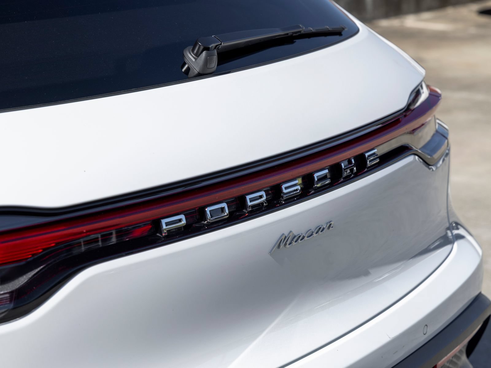 Certified 2026 Porsche Macan AWD/4WD image 19