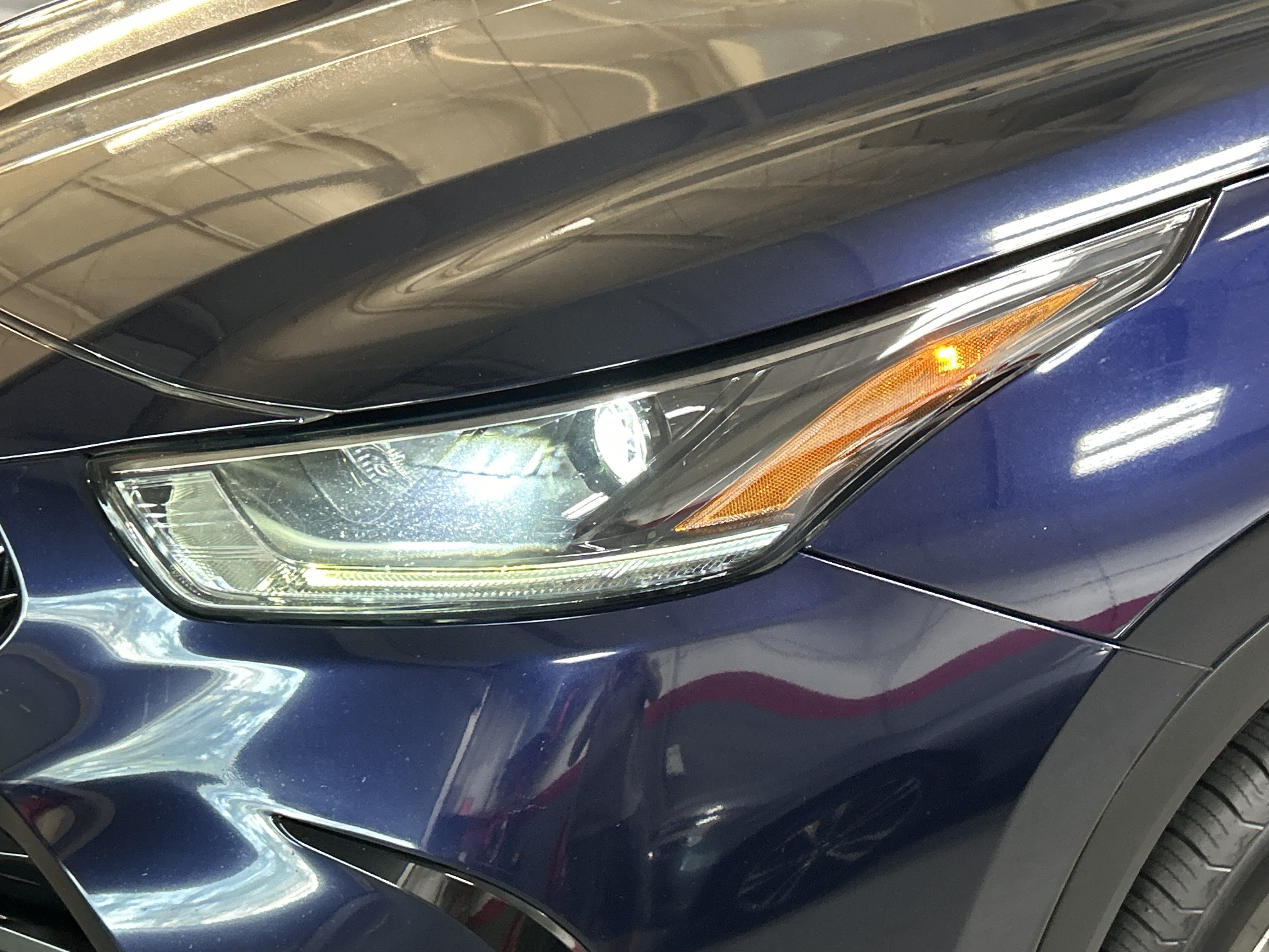 Used 2021 Toyota Highlander XSE FWD image 6