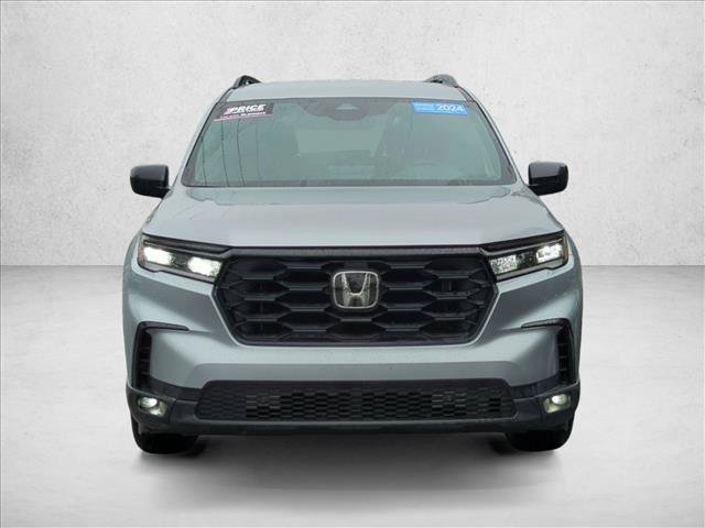 Used 2024 Honda Pilot Sport image 2