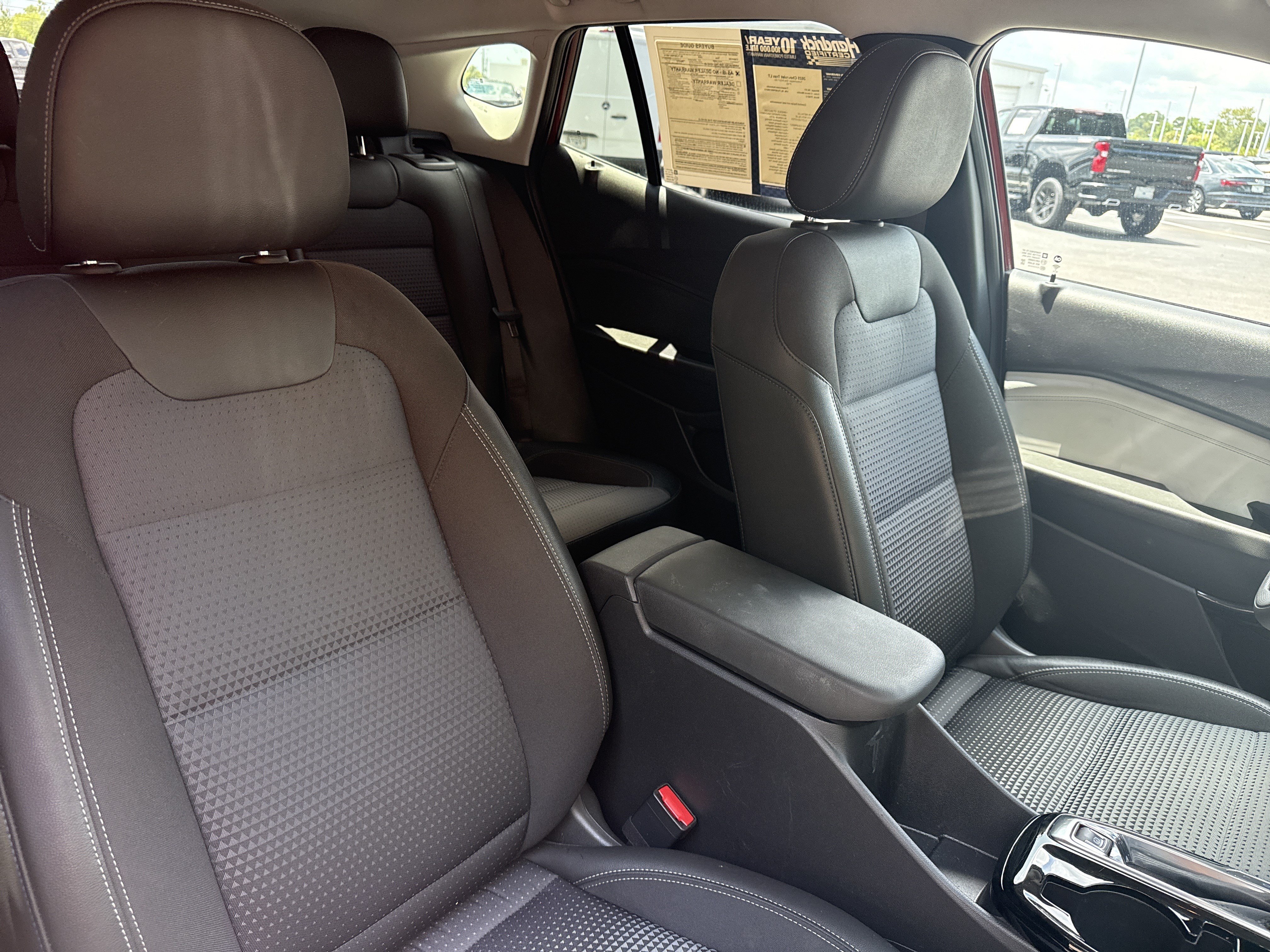 Used 2025 Chevrolet Trax LT FWD image 21