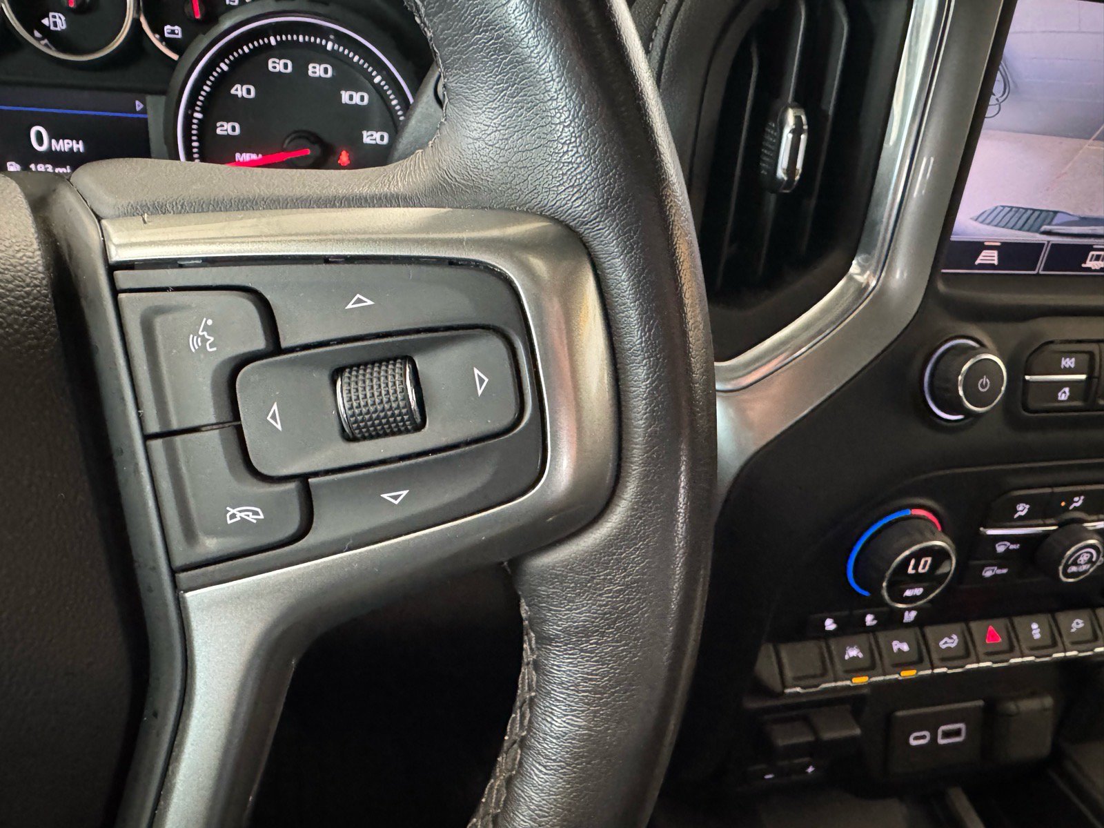 Used 2022 Chevrolet Silverado 1500 LTZ w/ LTZ Premium Package AWD/4WD image 31