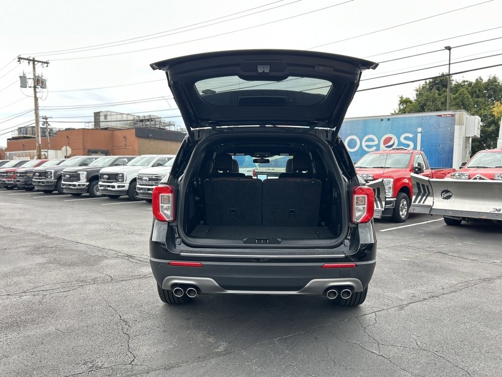 Certified 2022 Ford Explorer Platinum w/ Equipment Group 601A image 6