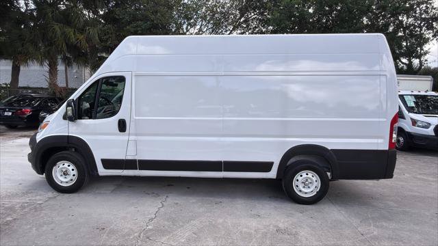 Used 2023 RAM ProMaster 3500 w/ Safety Group FWD image 3
