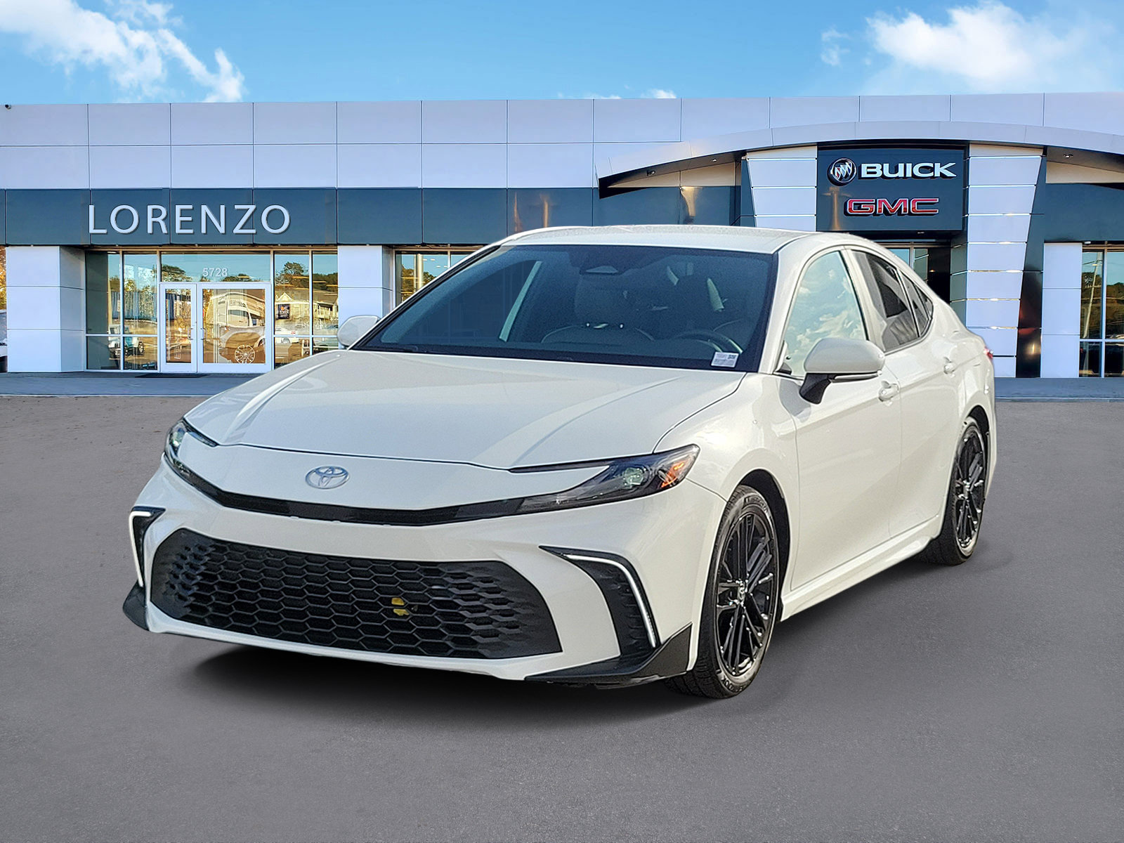 Used 2026 Toyota Camry SE FWD image 1