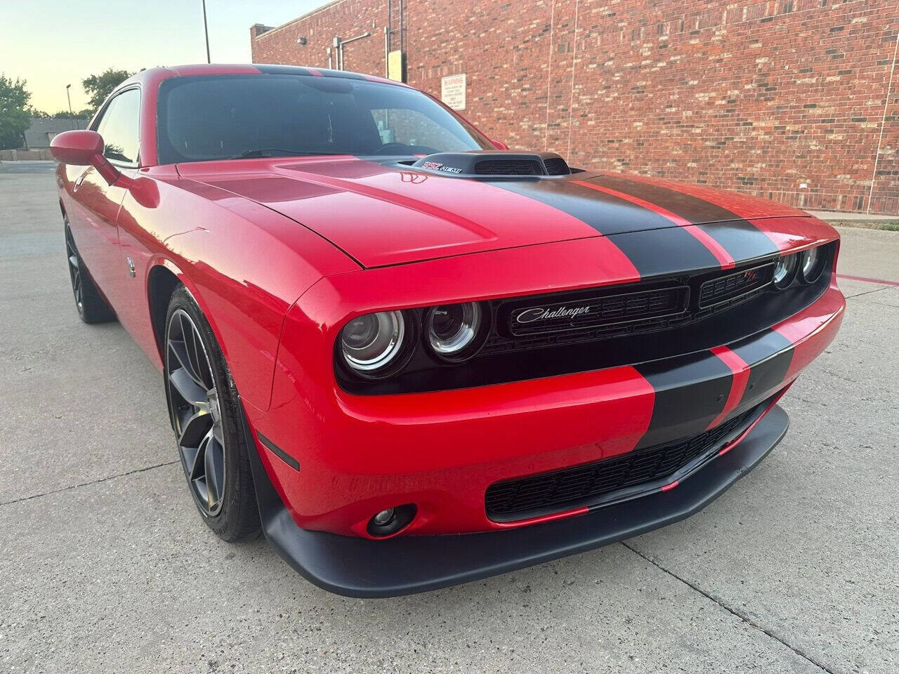 Used 2015 Dodge Challenger R/T Scat Pack RWD image 1