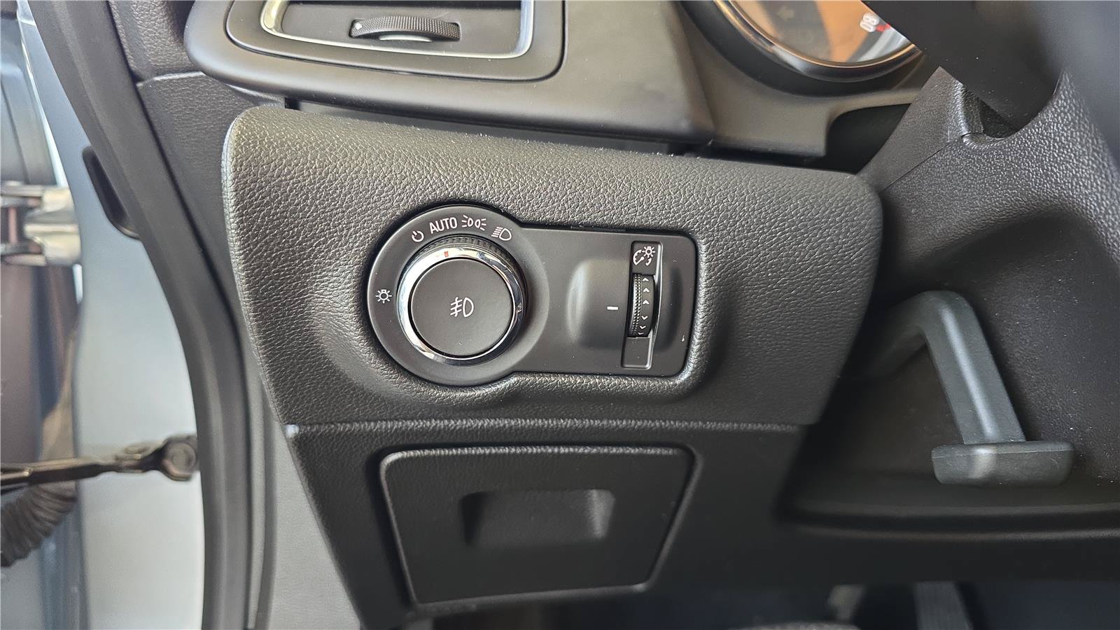 Used 2017 Buick Cascada Premium FWD image 31