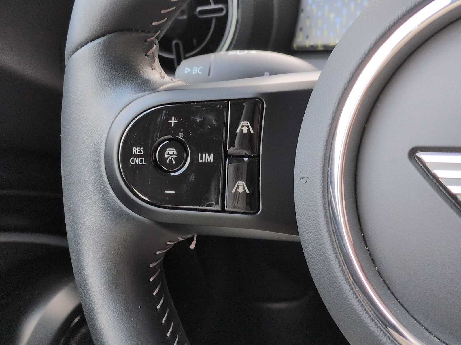 Used 2024 MINI Cooper SE FWD image 25