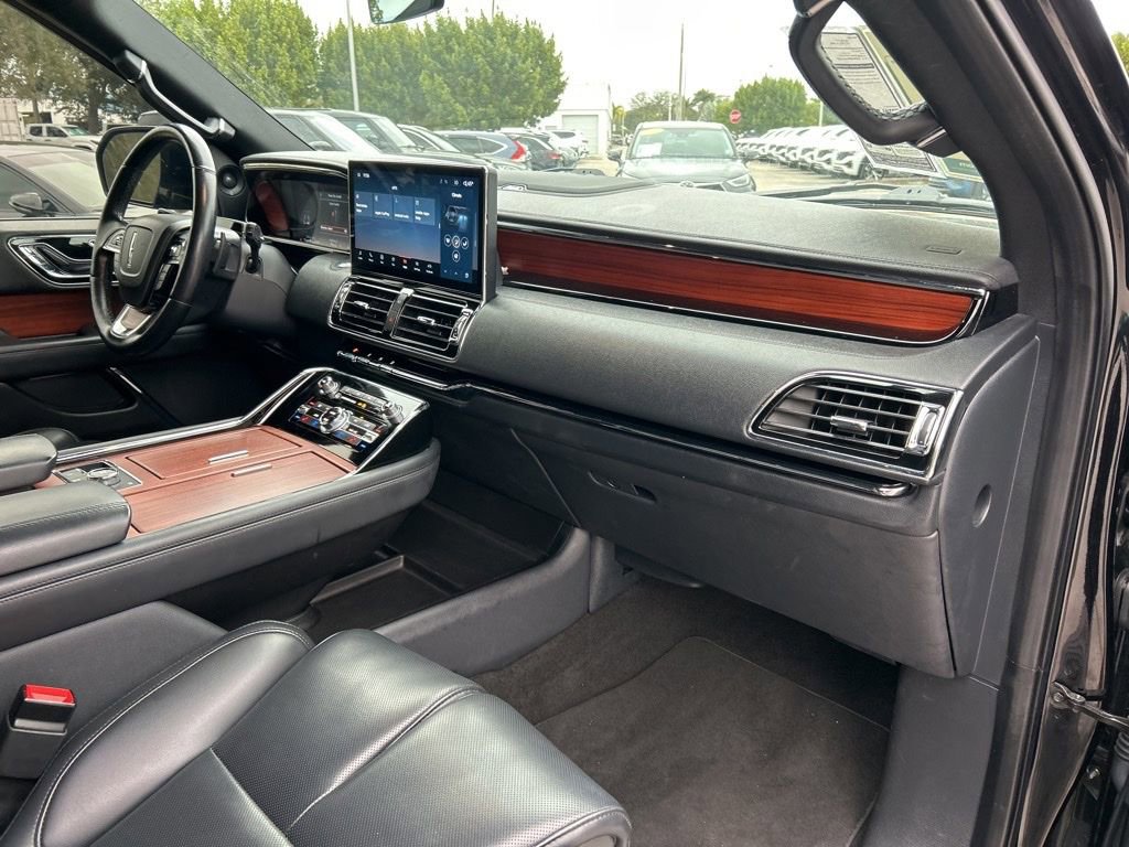 Used 2024 Lincoln Navigator L Premiere image 42