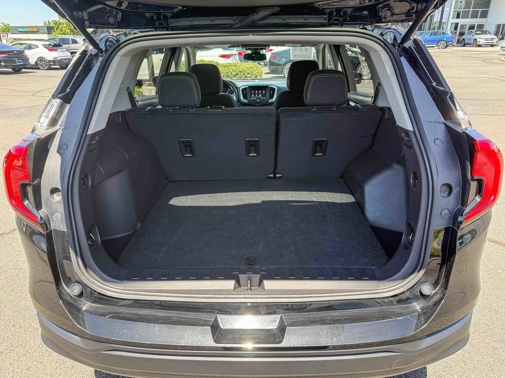 Used 2024 GMC Terrain SLE AWD/4WD image 26