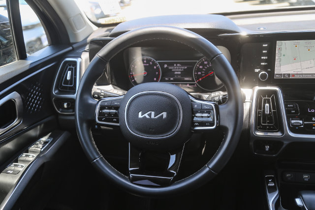 Used 2023 Kia Sorento S FWD image 16