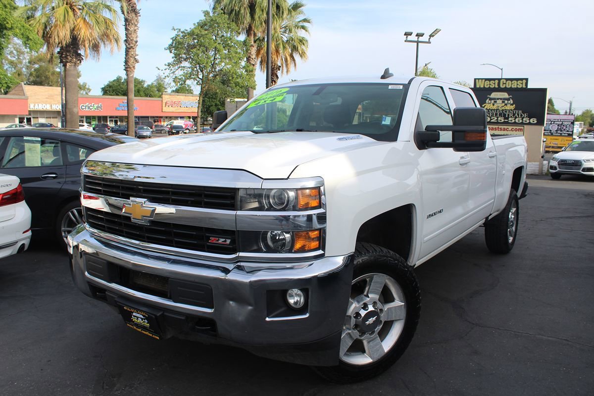 Used 2016 Chevrolet Silverado 2500 LT w/ LT Convenience Package AWD/4WD image 2