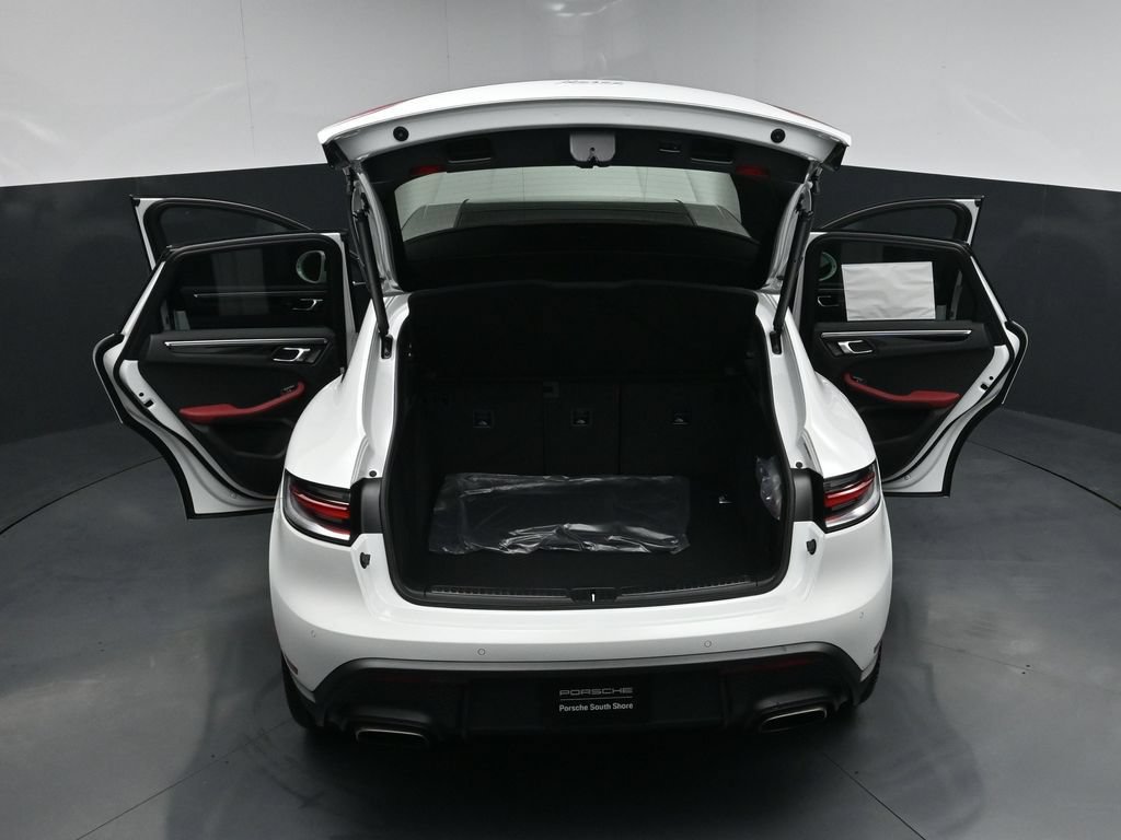 New 2026 Porsche Macan AWD/4WD image 31