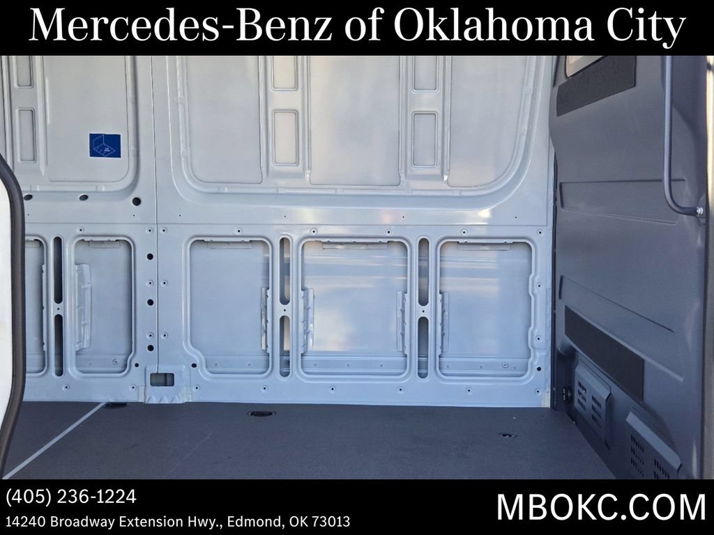 Used 2025 Mercedes-Benz Sprinter 2500 image 26