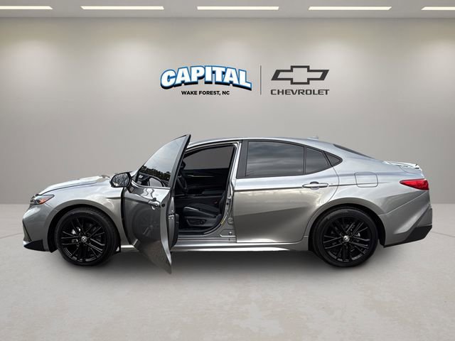 Used 2025 Toyota Camry SE image 13