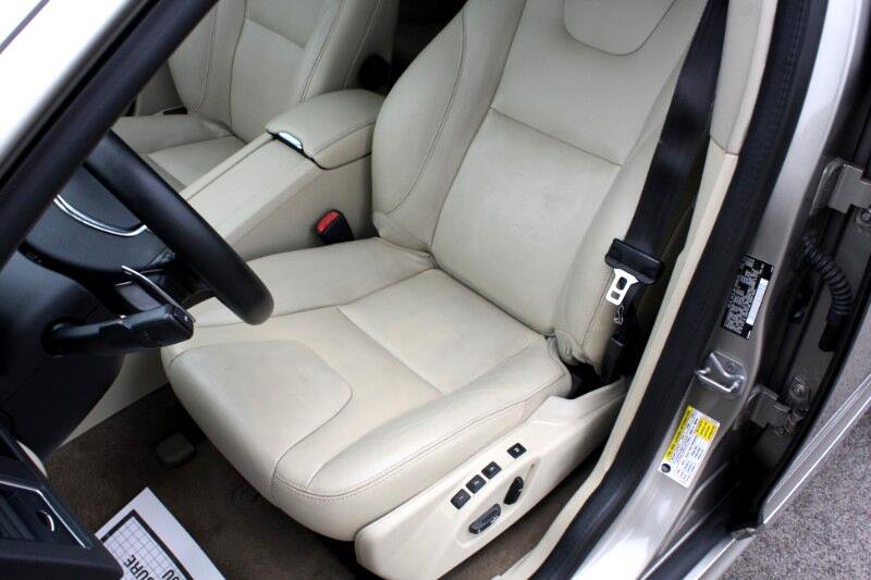 Used 2015 Volvo XC60 T6 w/ Protection Package image 11