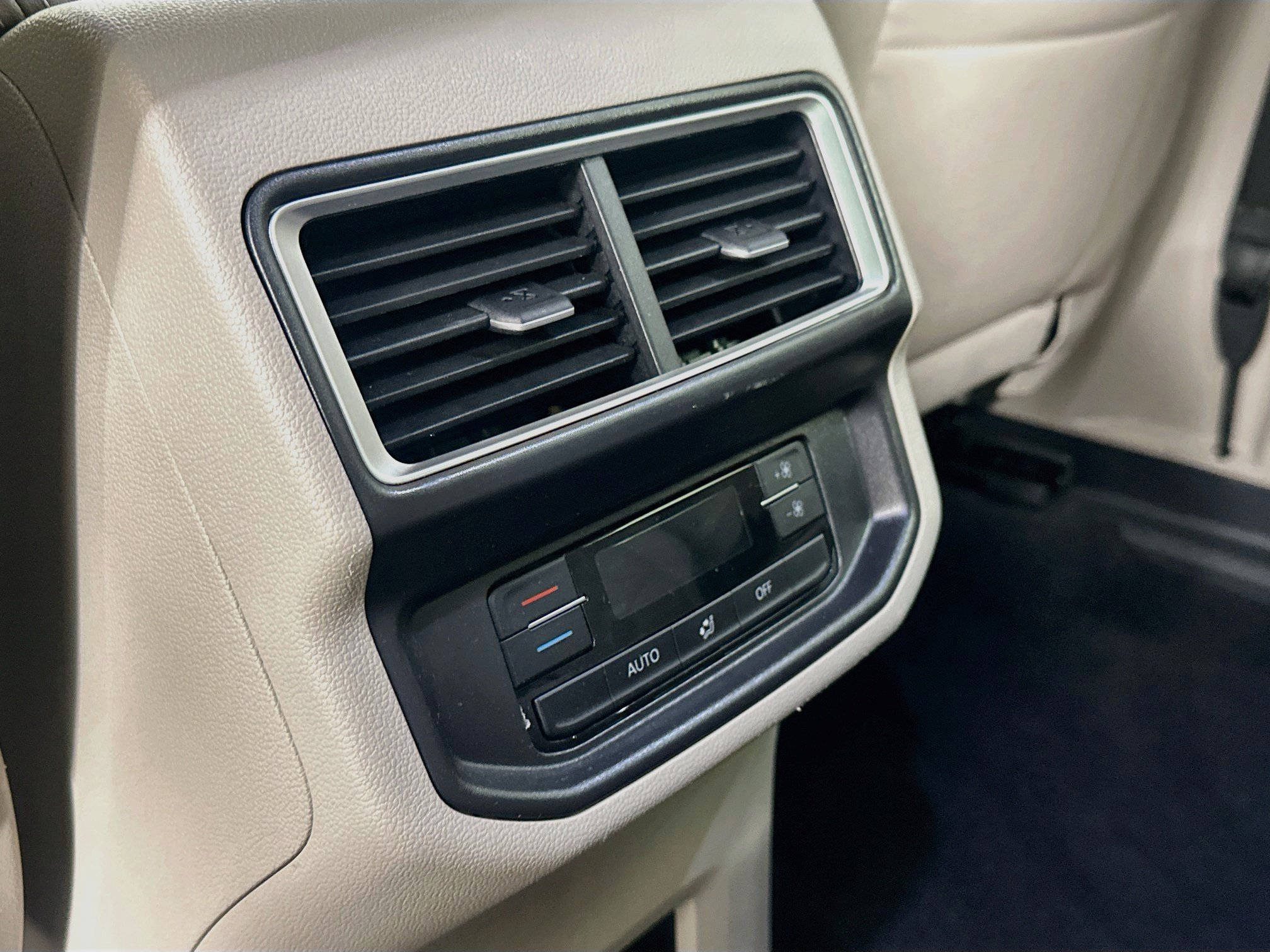 Used 2026 Volkswagen Atlas SE FWD image 26