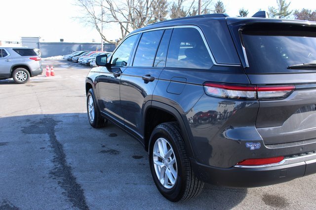 Used 2024 Jeep Grand Cherokee Laredo X w/ Luxury Tech Group I image 33