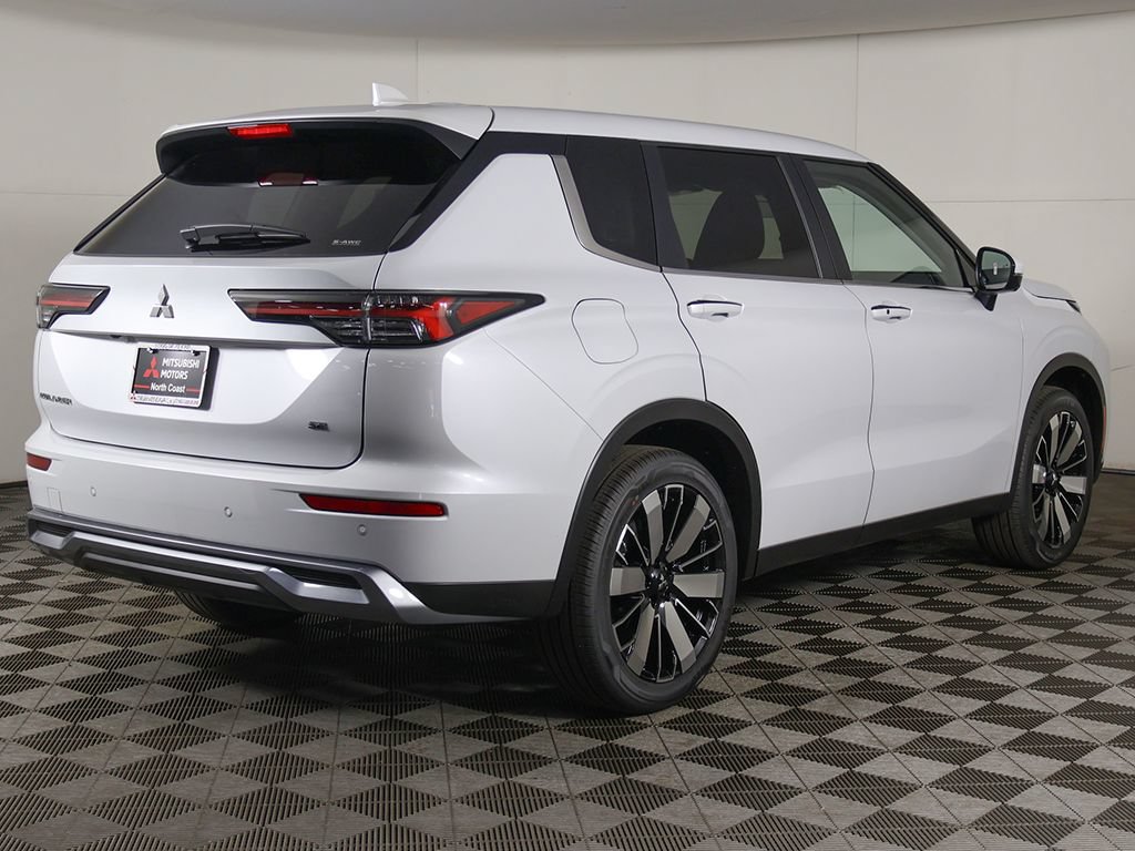 New 2026 Mitsubishi Outlander SE AWD/4WD image 12