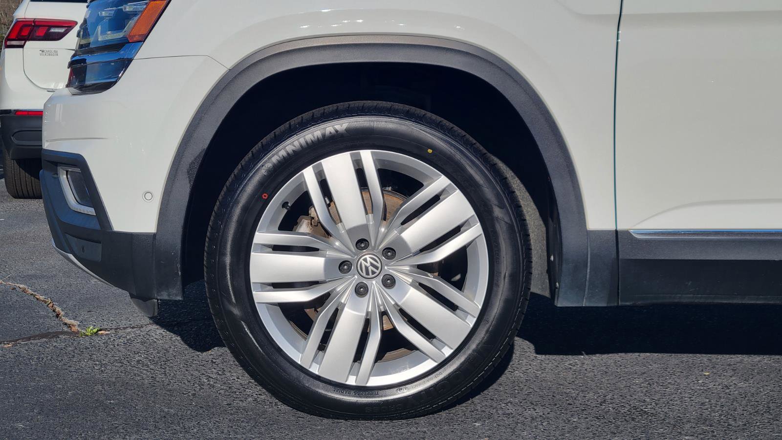 Used 2019 Volkswagen Atlas SEL Premium image 9