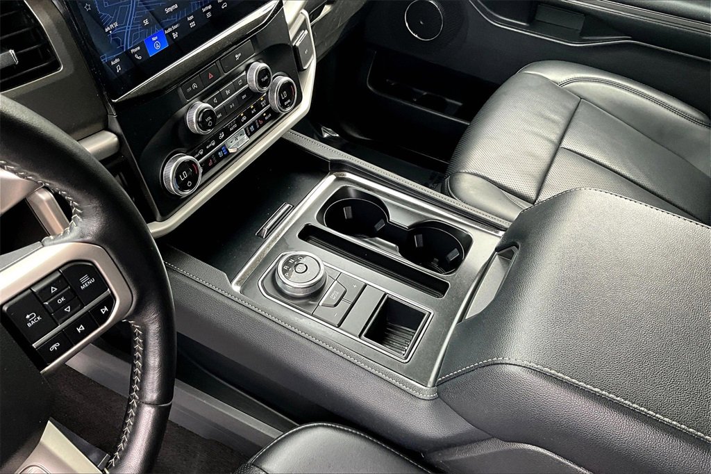 Used 2024 Ford Expedition XLT image 17