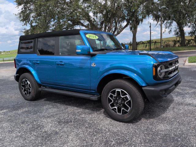 Used 2024 Ford Bronco Outer Banks AWD/4WD image 2