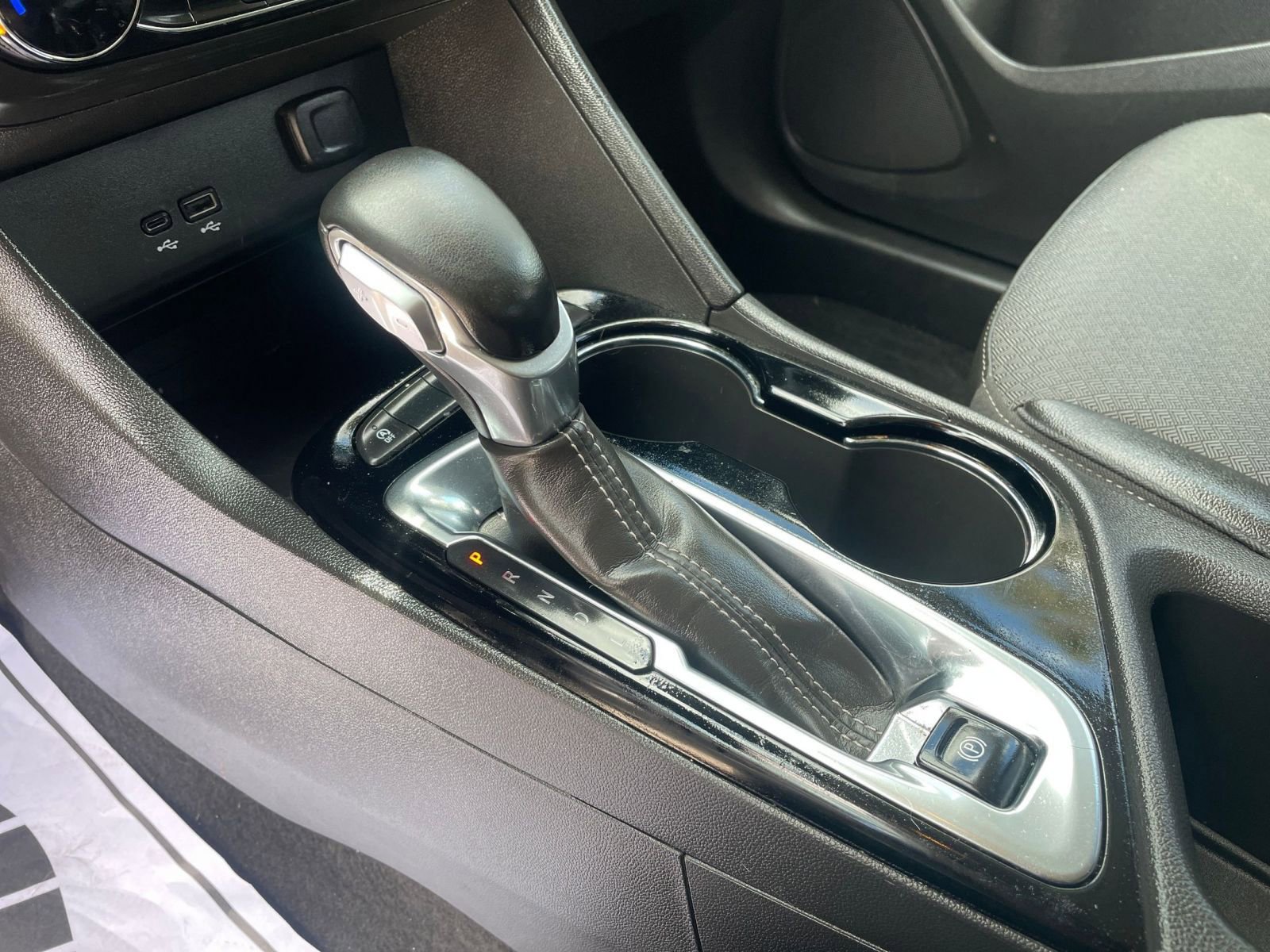Used 2025 Buick Encore GX Preferred image 42