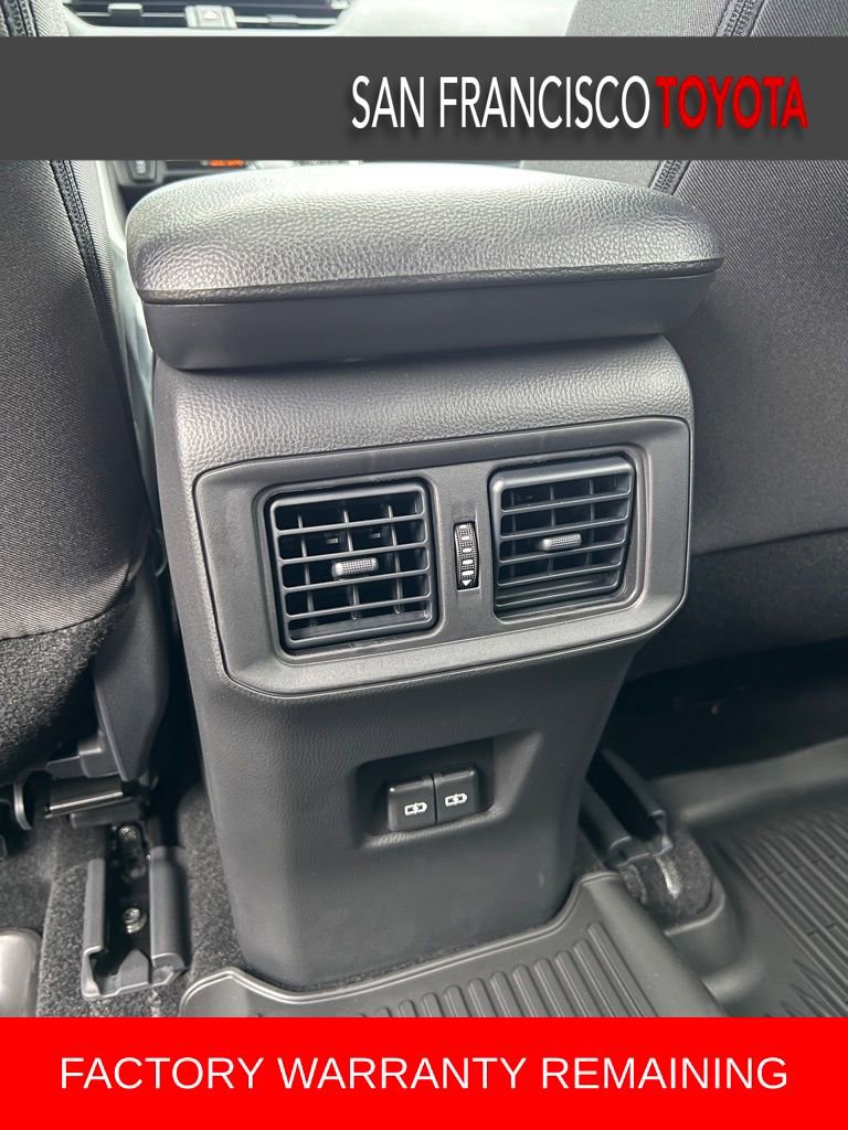 Used 2025 Toyota RAV4 XLE AWD/4WD image 17