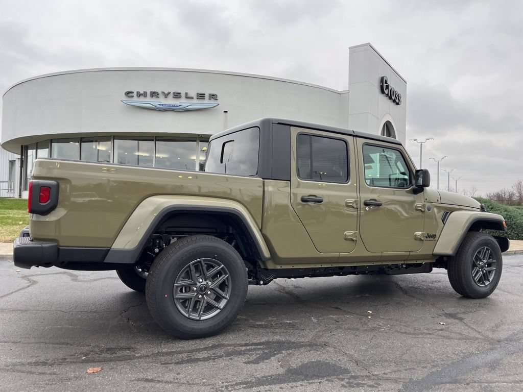 New 2026 Jeep Gladiator Sport AWD/4WD image 23
