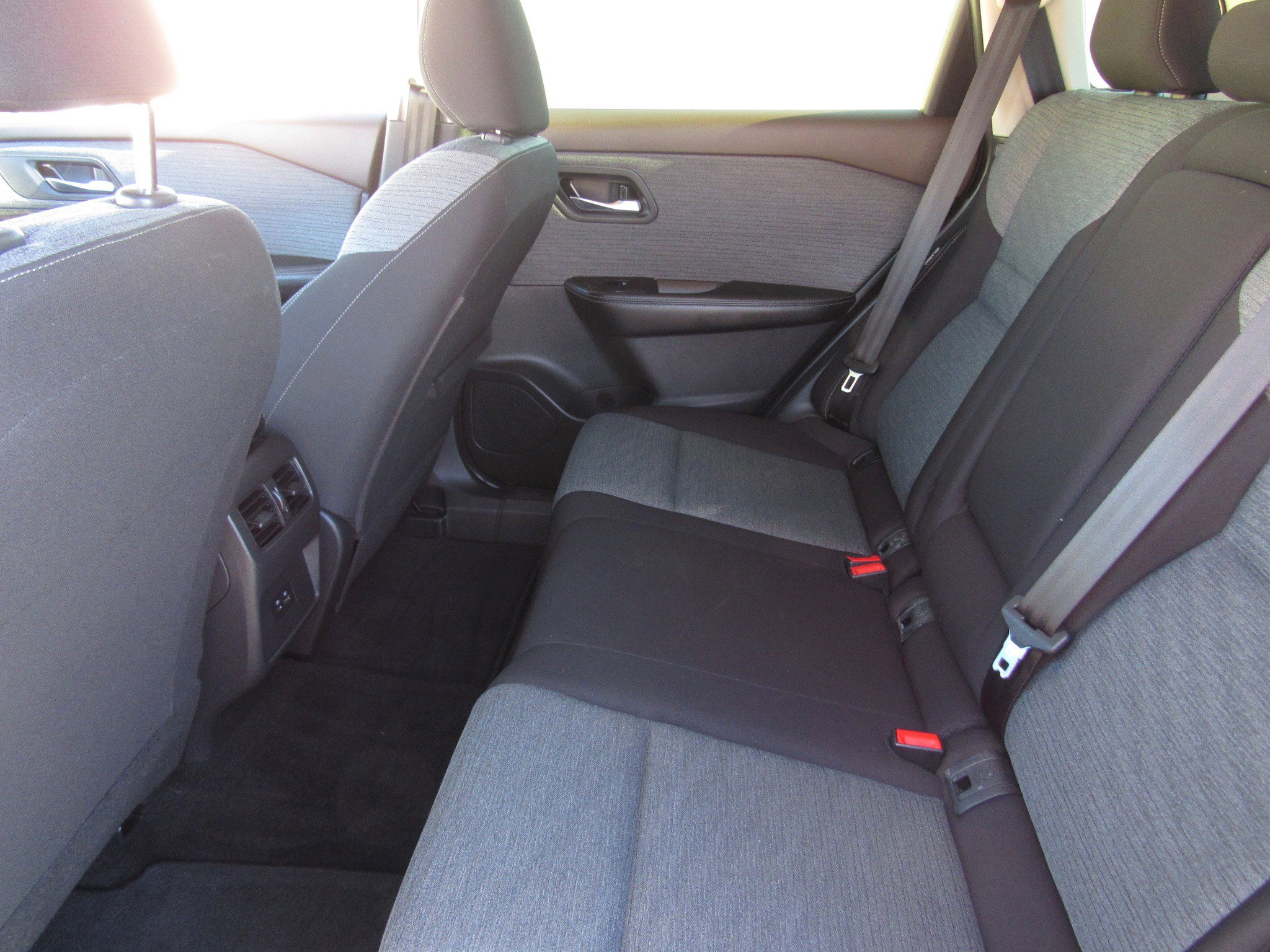 Used 2023 Nissan Rogue SV image 13