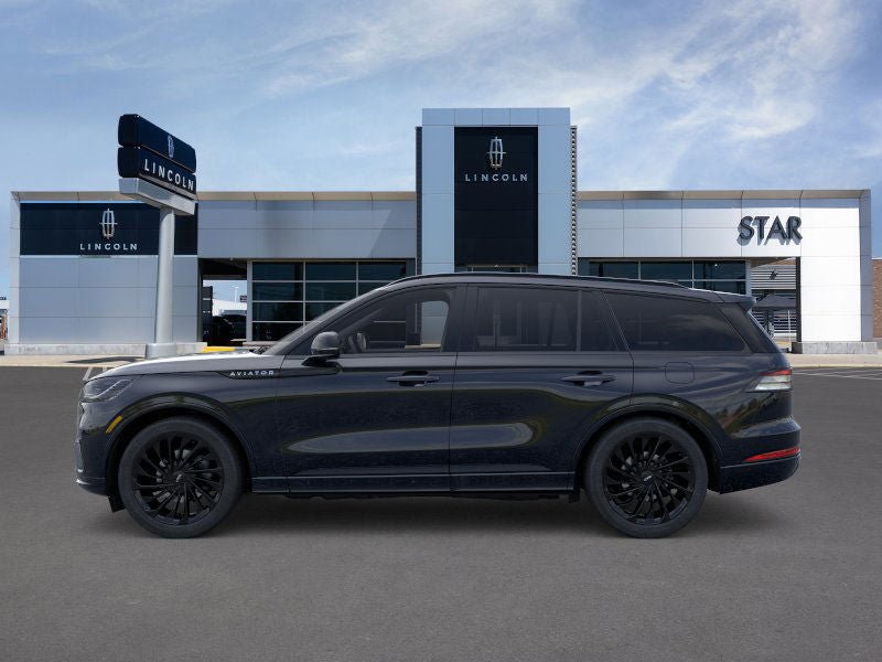 New 2026 Lincoln Aviator Reserve w/ Jet Appearance Package AWD/4WD image 3