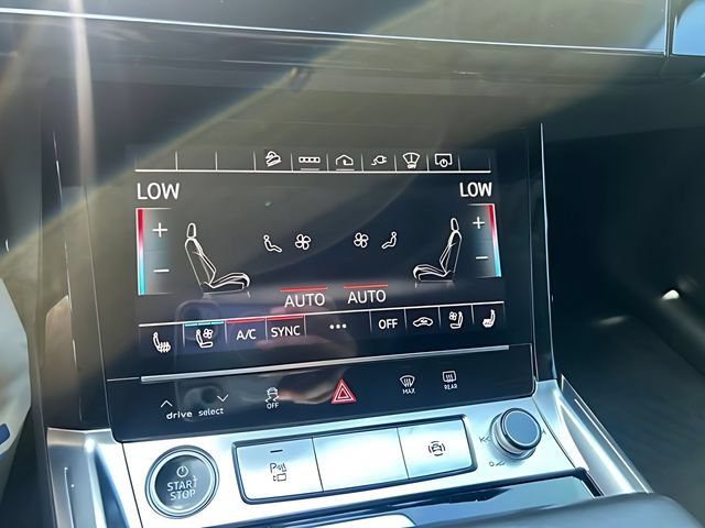 Used 2021 Audi e-tron Prestige w/ Prestige Package AWD/4WD image 33