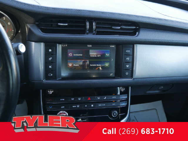 Used 2017 Jaguar XF Premium AWD/4WD image 40