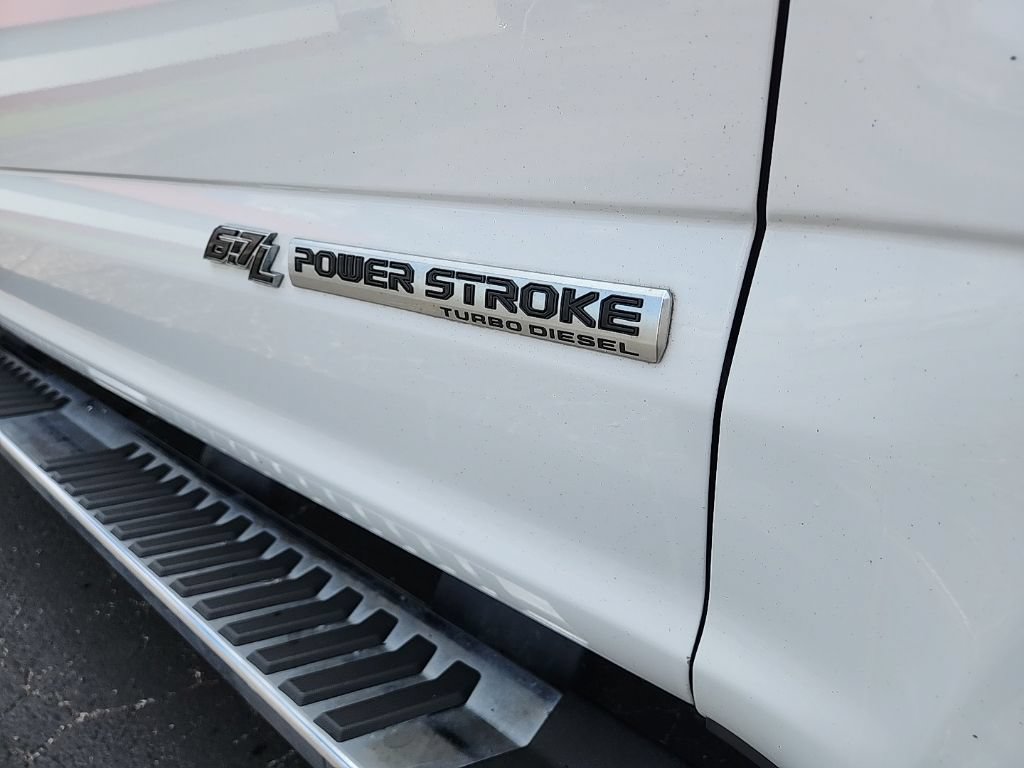 Used 2017 Ford F250 XLT AWD/4WD image 4