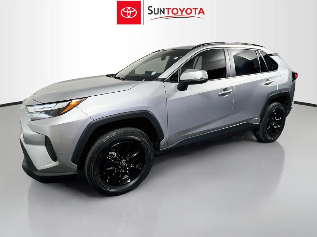 Used 2025 Toyota RAV4 XLE AWD/4WD image 9